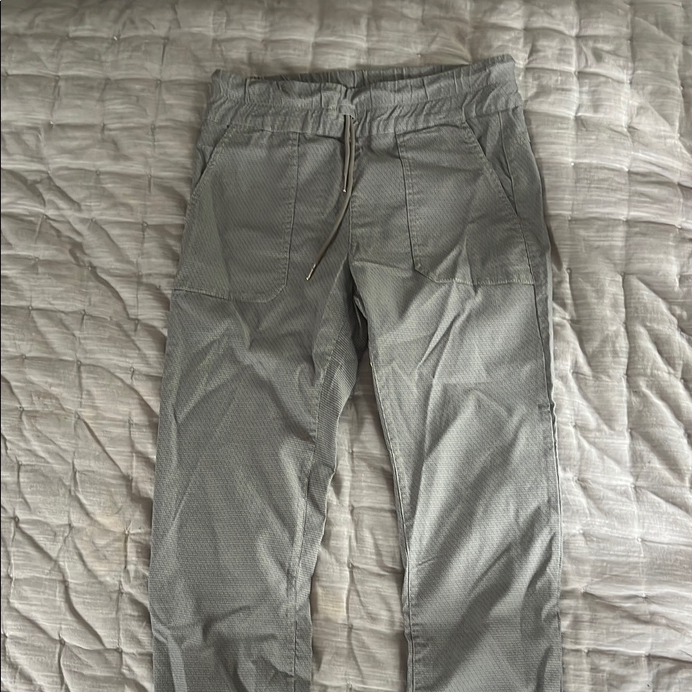 Women’s gray jogger pants size 28
